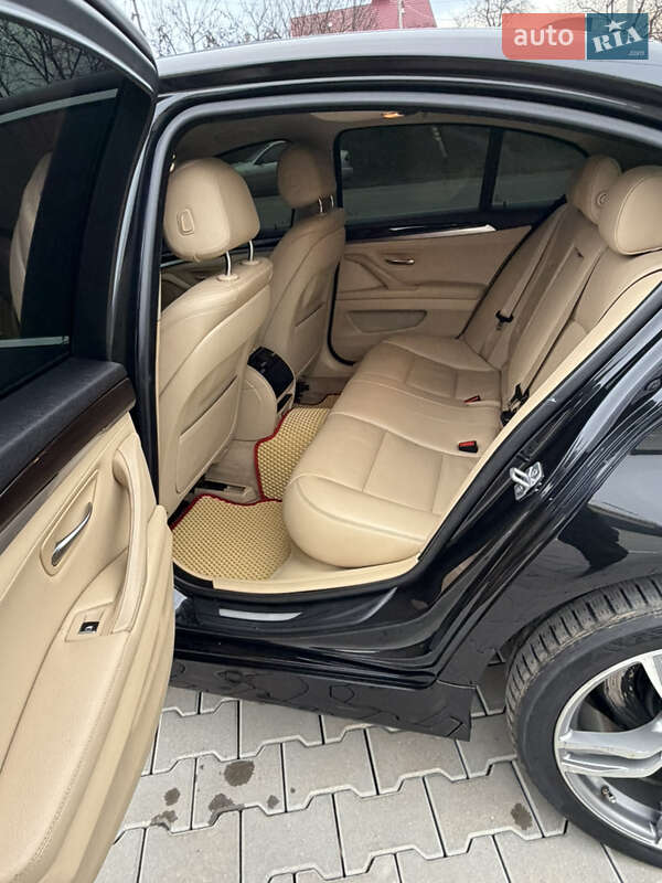 Седан BMW 5 Series 2012 в Черновцах
