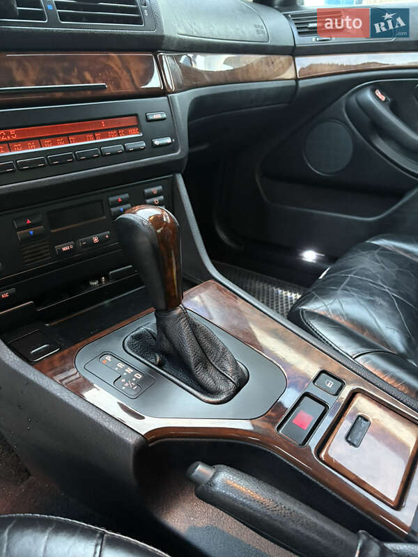 Седан BMW 5 Series 2001 в Дніпрі