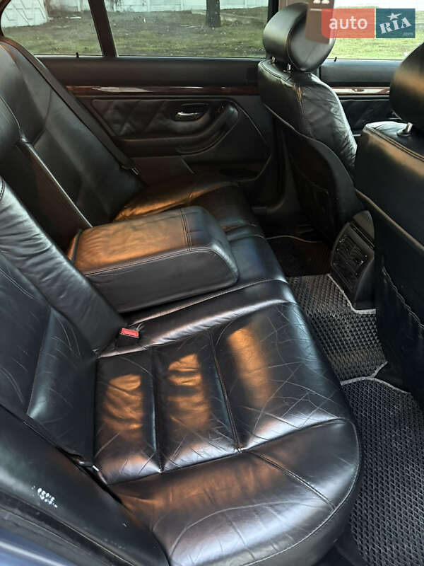 Седан BMW 5 Series 2001 в Дніпрі