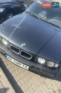 Седан BMW 5 Series 1994 в Кривом Роге