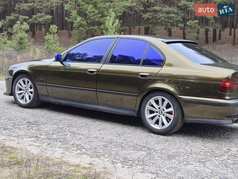 Седан BMW 5 Series 2002 в Ахтырке