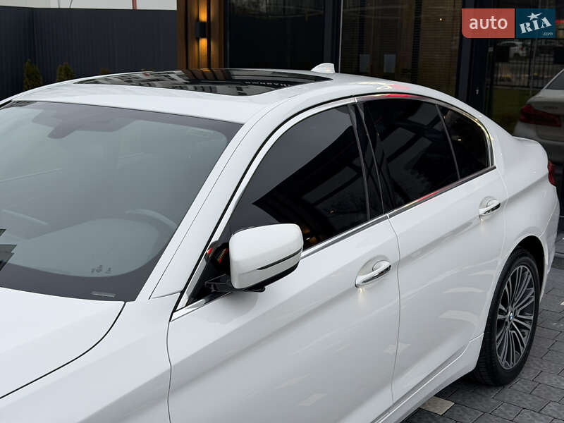 Седан BMW 5 Series 2017 в Ужгороді