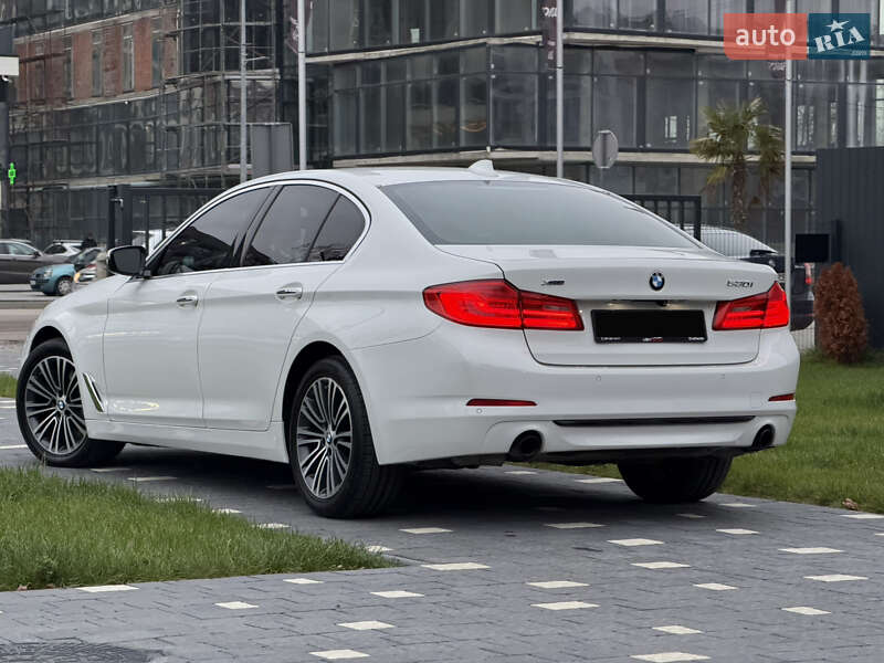 Седан BMW 5 Series 2017 в Ужгороді