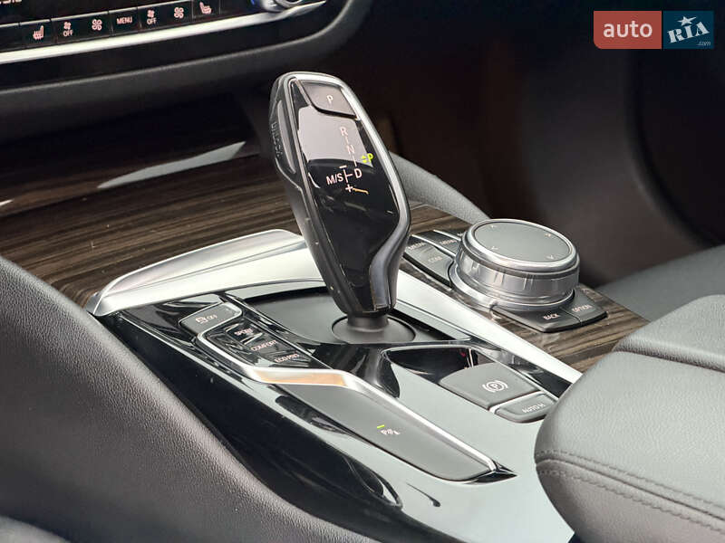 Седан BMW 5 Series 2017 в Ужгороді