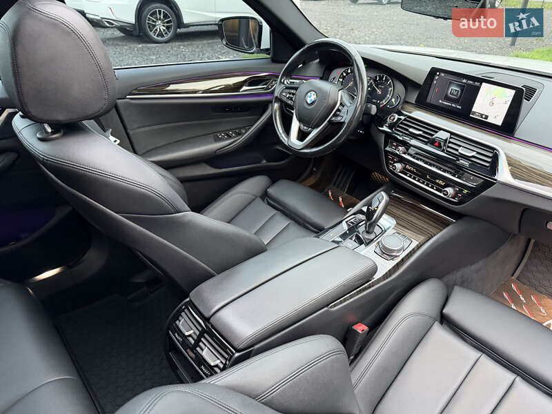 Седан BMW 5 Series 2017 в Ужгороді