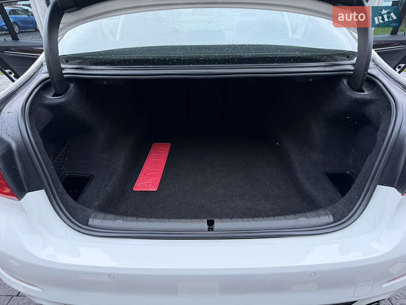 Седан BMW 5 Series 2017 в Ужгороді