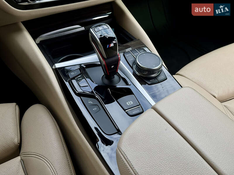 Седан BMW 5 Series 2017 в Ужгороде