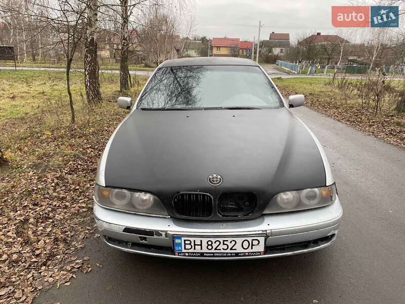 Седан BMW 5 Series 2000 в Рівному