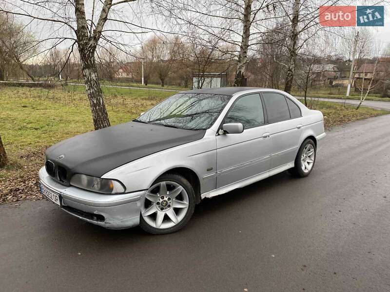 Седан BMW 5 Series 2000 в Рівному