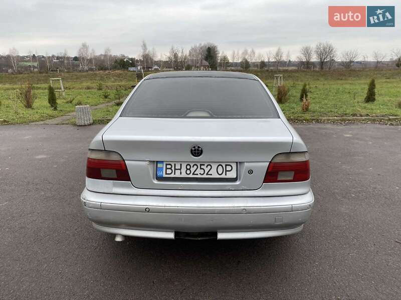 Седан BMW 5 Series 2000 в Рівному