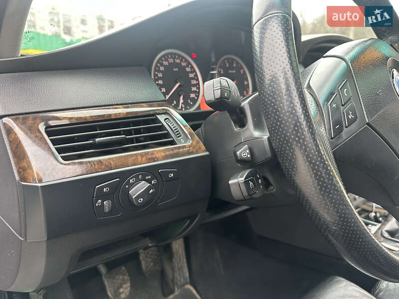 Седан BMW 5 Series 2004 в Львове