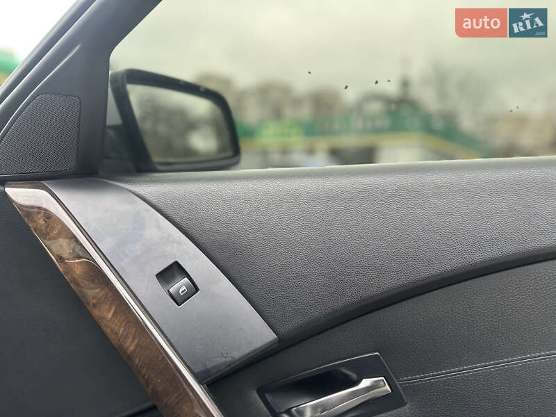Седан BMW 5 Series 2004 в Львове