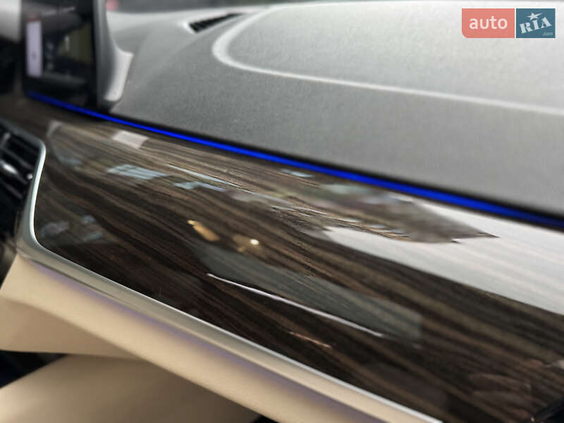 Седан BMW 5 Series 2017 в Киеве