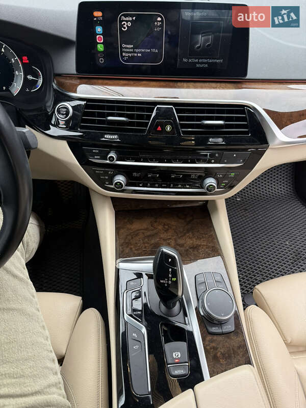 Седан BMW 5 Series 2018 в Львове