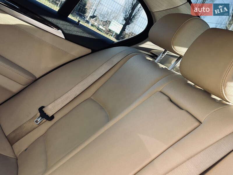 Седан BMW 5 Series 2012 в Кременчуге