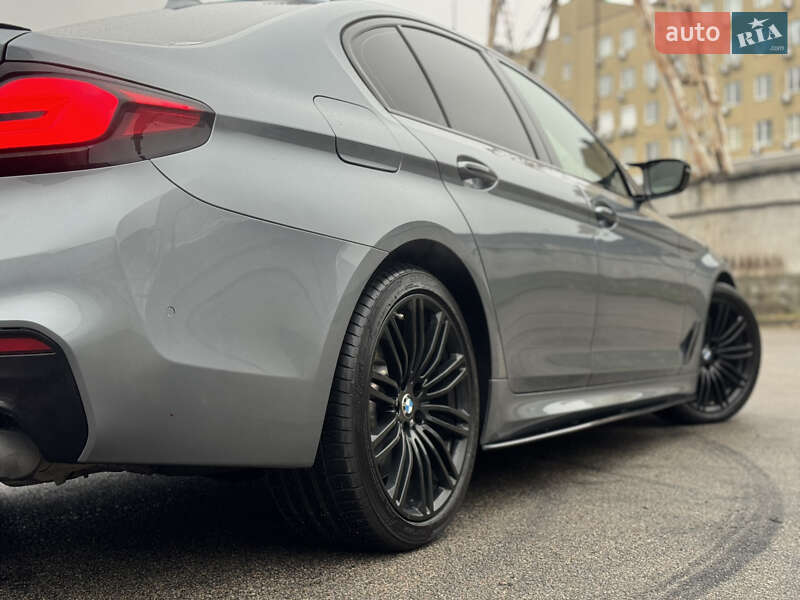 Седан BMW 5 Series 2017 в Киеве