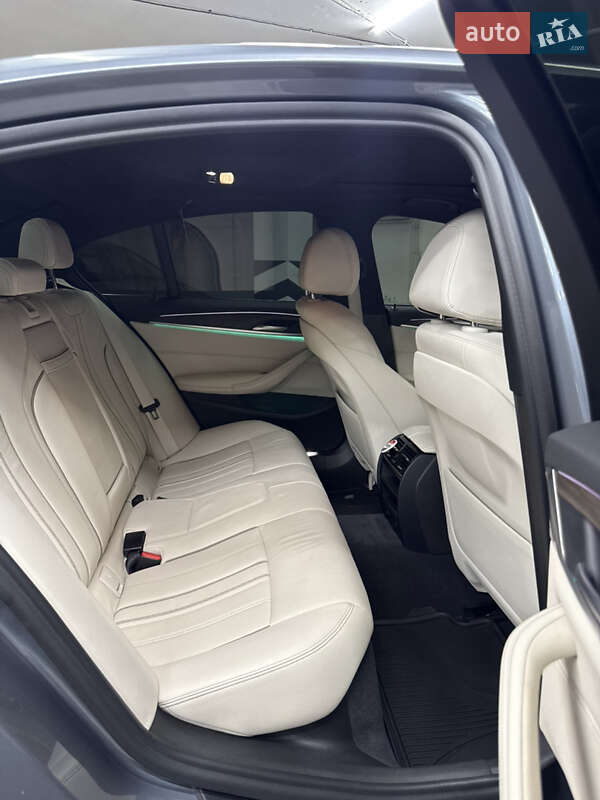 Седан BMW 5 Series 2017 в Киеве