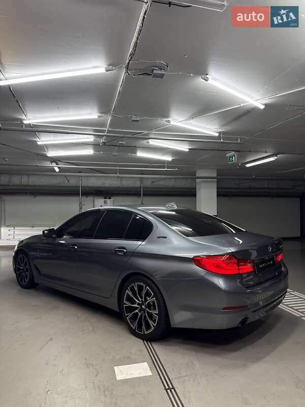Седан BMW 5 Series 2017 в Киеве