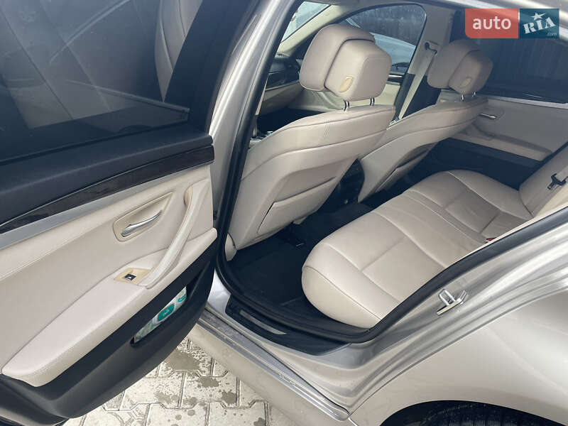 Седан BMW 5 Series 2013 в Черновцах