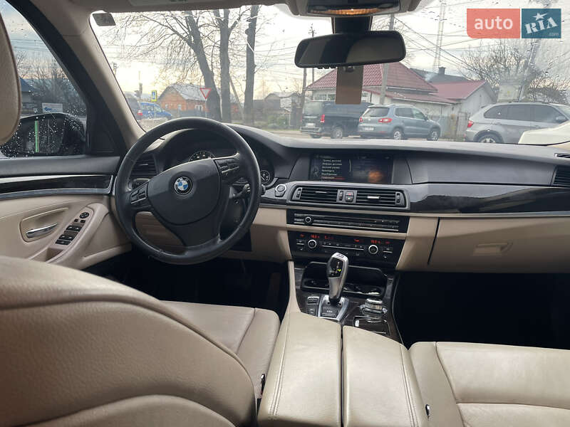 Седан BMW 5 Series 2013 в Черновцах