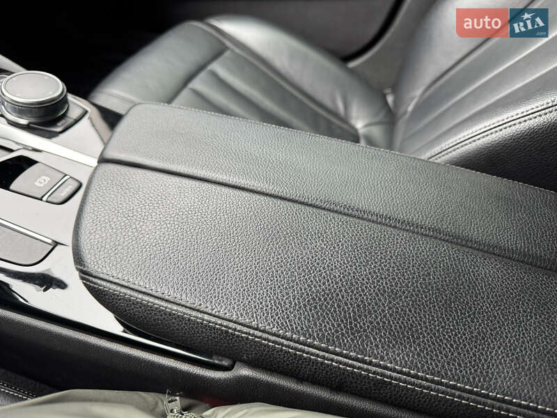 Седан BMW 5 Series 2017 в Запорожье