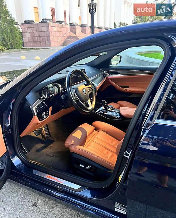 Седан BMW 5 Series 2019 в Львове