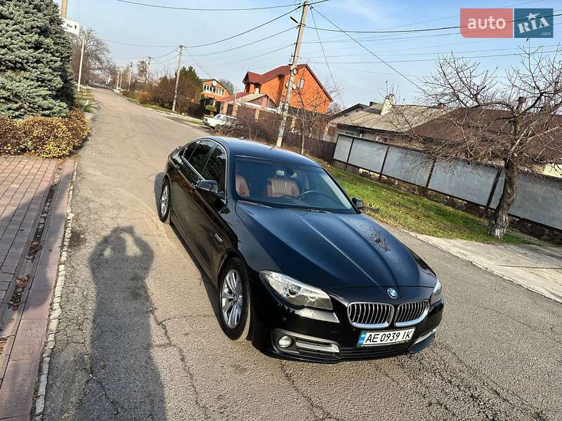 Седан BMW 5 Series 2015 в Дніпрі