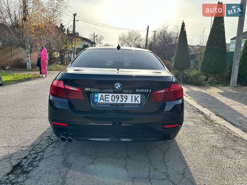 Седан BMW 5 Series 2015 в Дніпрі