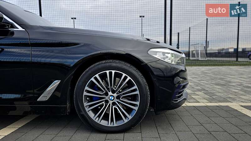Седан BMW 5 Series 2017 в Мукачево
