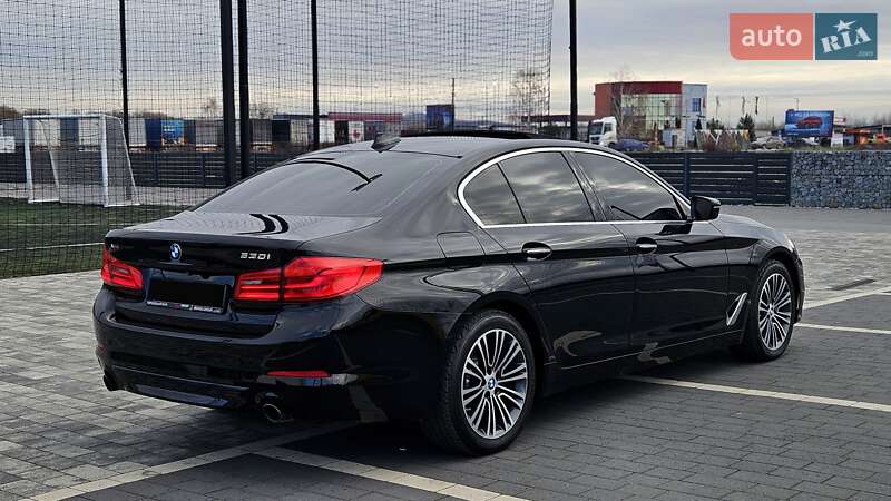 Седан BMW 5 Series 2017 в Мукачево