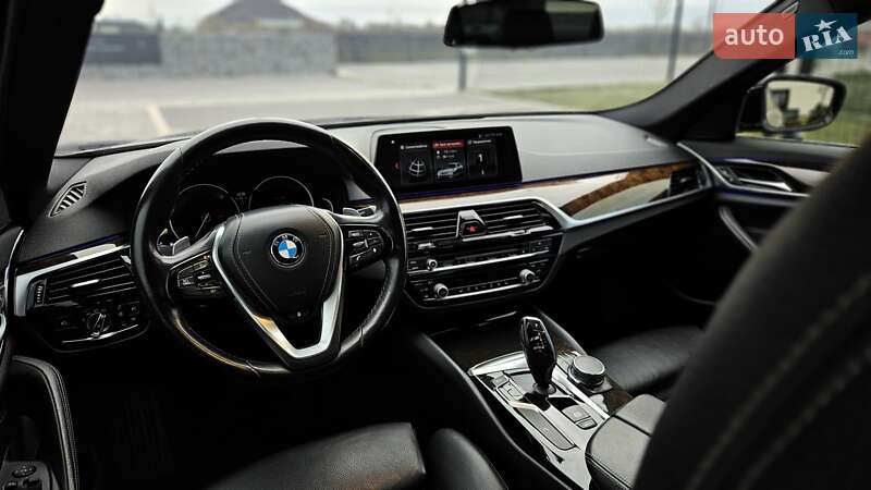 Седан BMW 5 Series 2017 в Мукачево