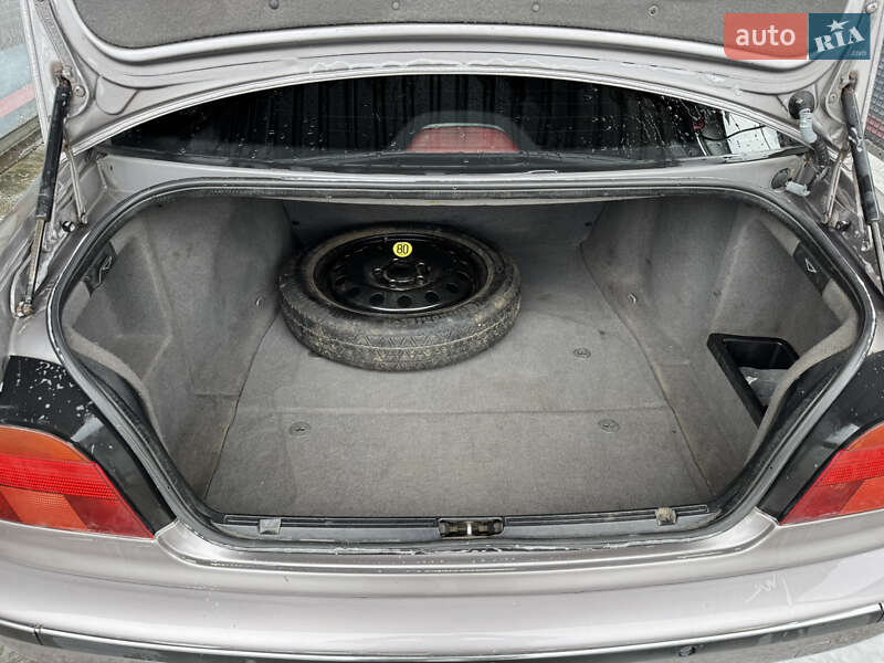 Седан BMW 5 Series 1999 в Стрию