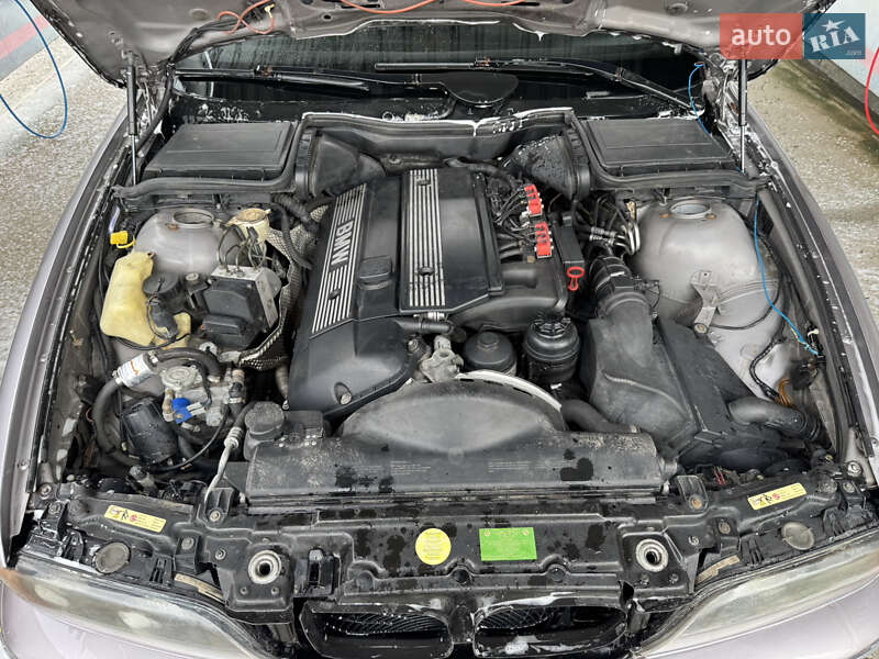 Седан BMW 5 Series 1999 в Стрию