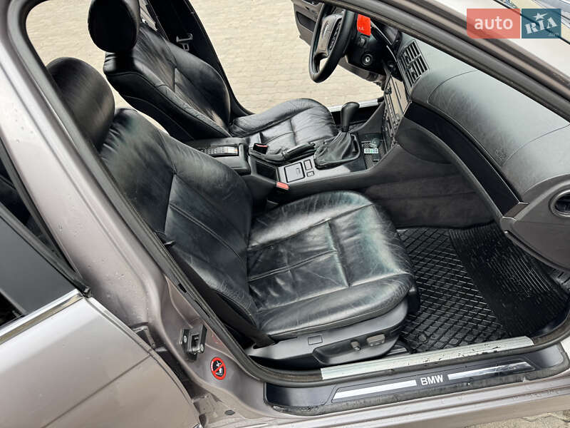 Седан BMW 5 Series 1999 в Стрию