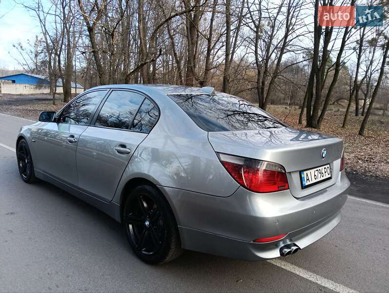 Седан BMW 5 Series 2005 в Малині