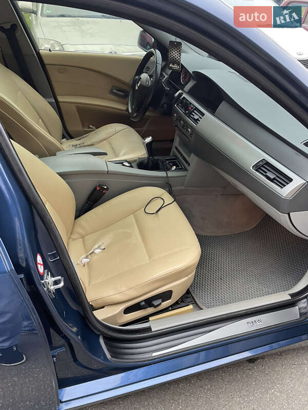 Седан BMW 5 Series 2003 в Киеве