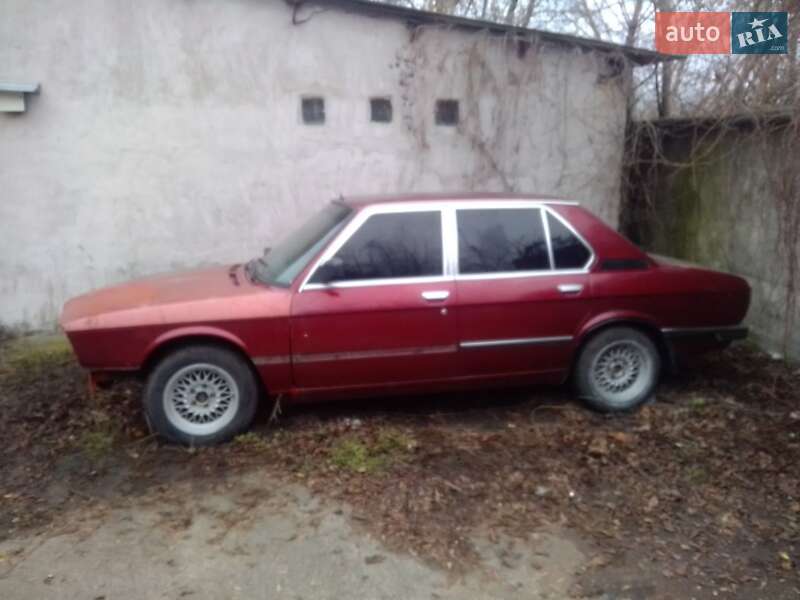 Седан BMW 5 Series 1981 в Киеве