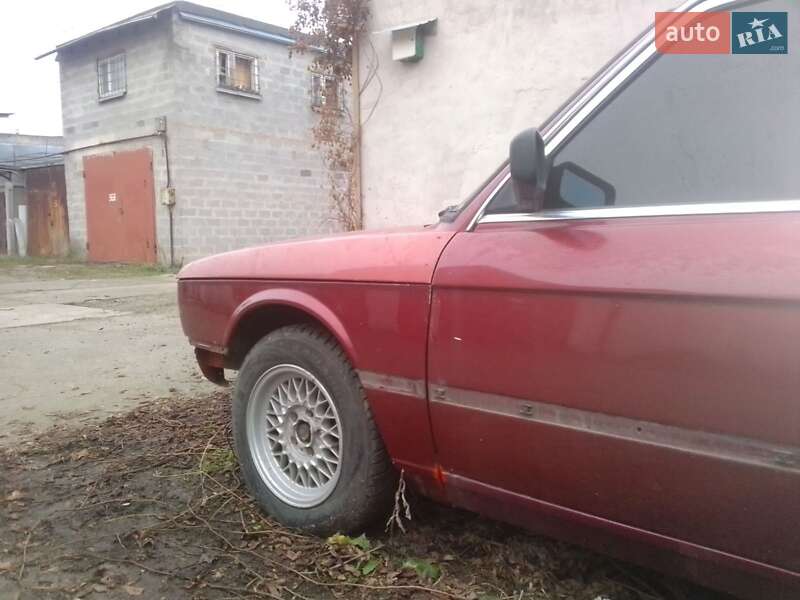 Седан BMW 5 Series 1981 в Киеве