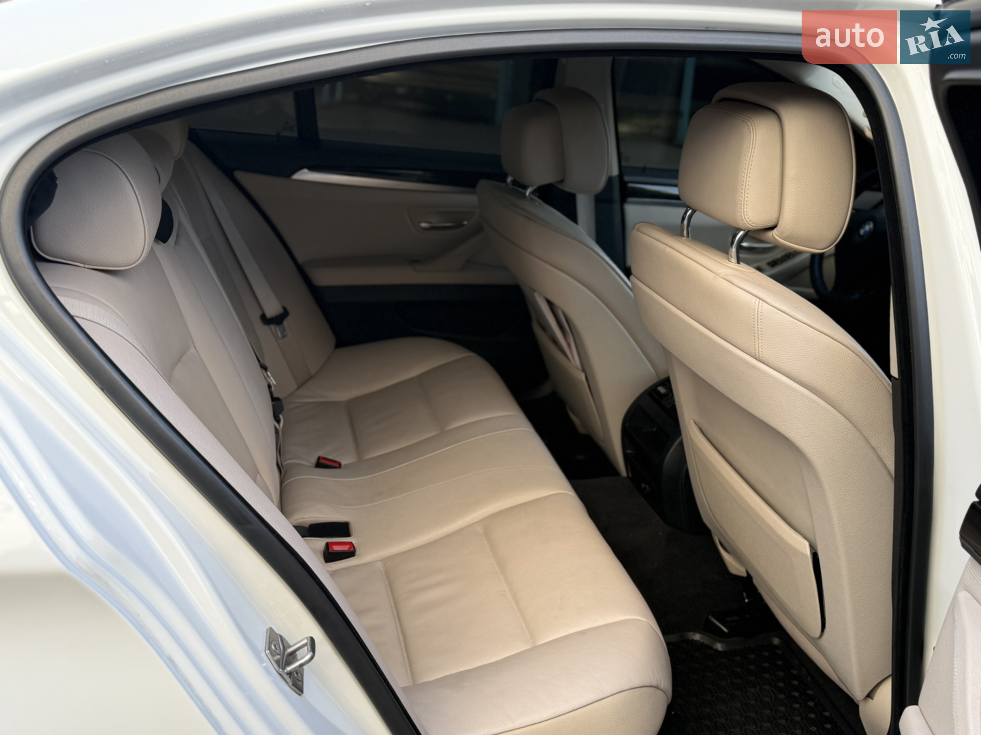 2012 BMW 5er - мініатюра 2