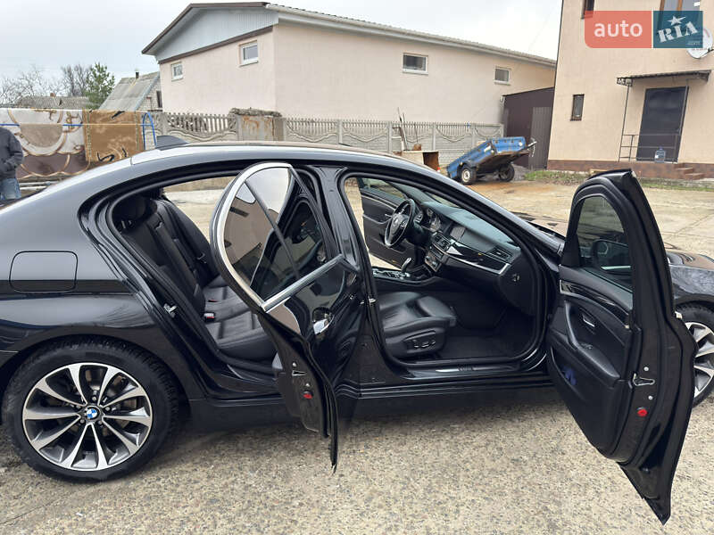 Седан BMW 5 Series 2014 в Южноукраинске