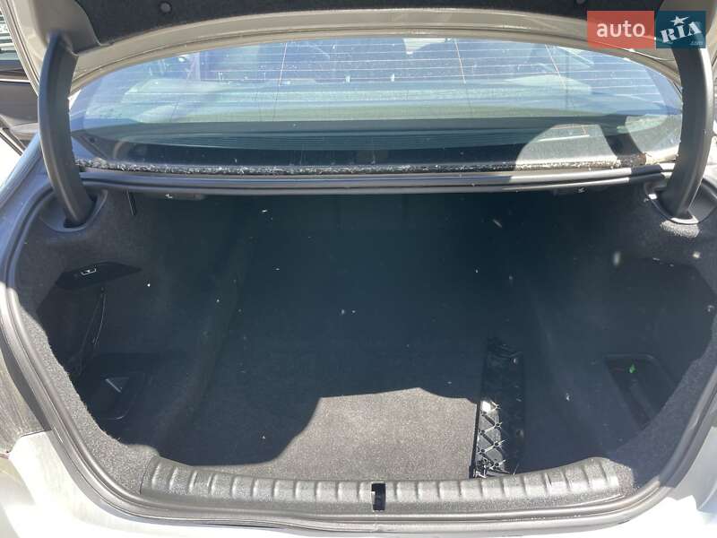 Седан BMW 5 Series 2017 в Львове