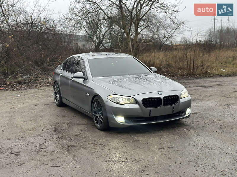 Седан BMW 5 Series 2010 в Полтаві