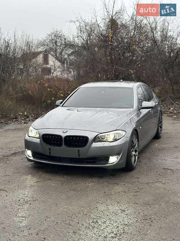 Седан BMW 5 Series 2010 в Полтаві