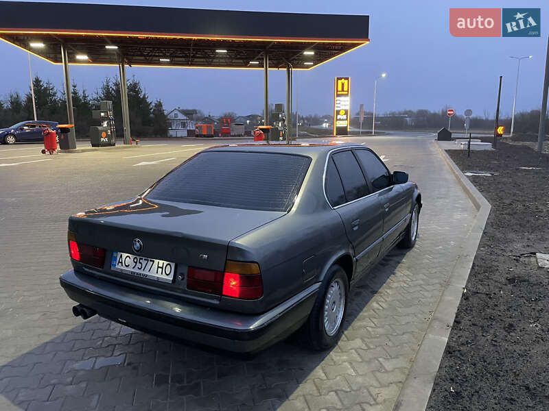 Седан BMW 5 Series 1990 в Ковеле