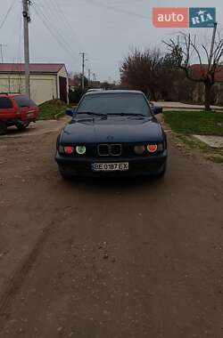 Седан BMW 5 Series 1992 в Херсоне