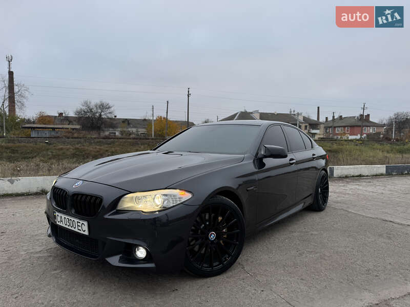 Седан BMW 5 Series 2012 в Умані
