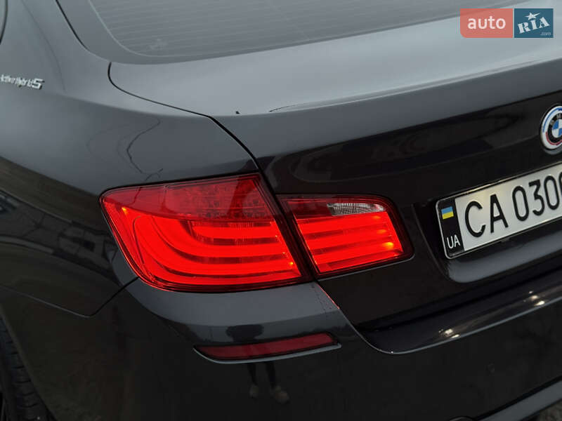 Седан BMW 5 Series 2012 в Умані