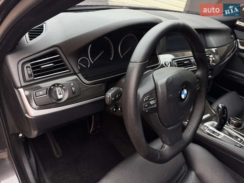 Седан BMW 5 Series 2012 в Умані