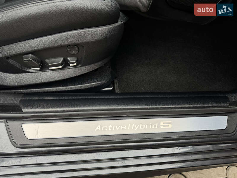 Седан BMW 5 Series 2012 в Умані