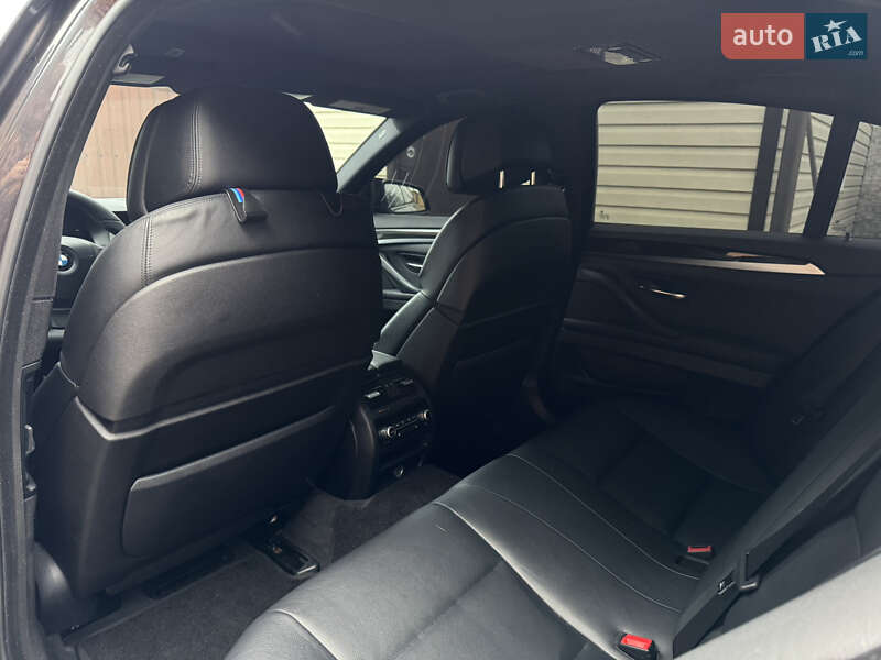 Седан BMW 5 Series 2012 в Умані